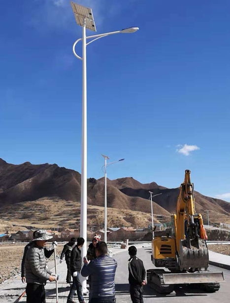 甘南碌曲10米隆子太阳能路灯项目