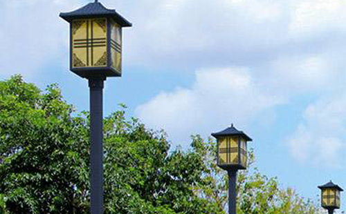 隆子庭院灯安装间距与布灯设计全解析